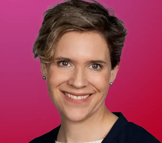 Cornelia Portait Kopie Magenta